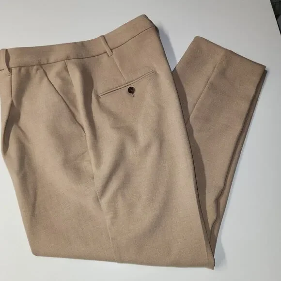 NEW Banana Republic Pleated Beige Pant Size 16 Retails $100 - Picture 1 of 12